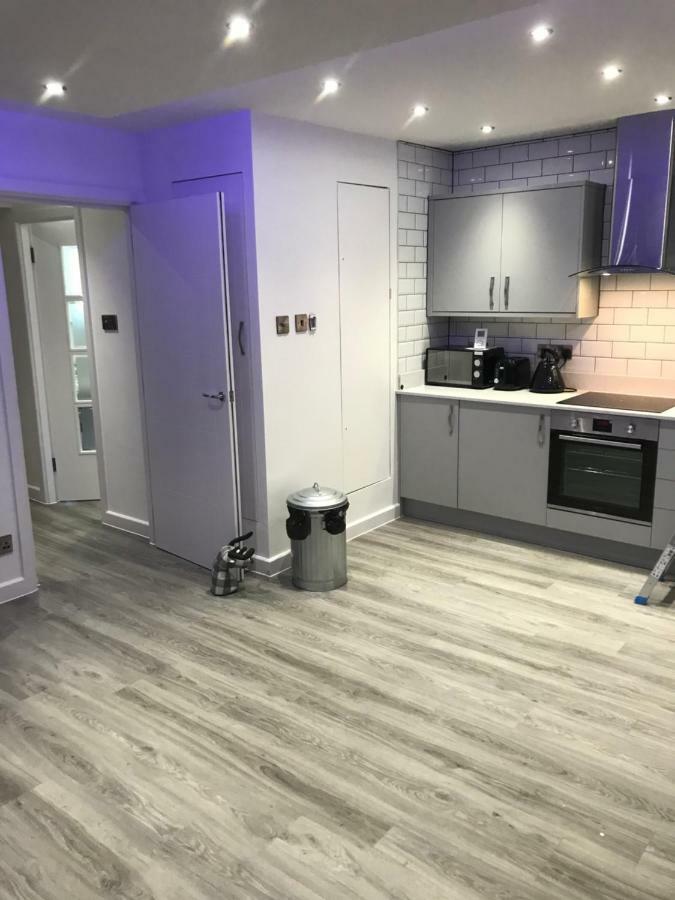 Luxury Panoramic Balcony Swindon Central Luaran gambar