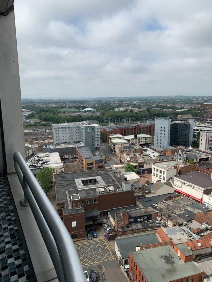 Luxury Panoramic Balcony Swindon Central Luaran gambar