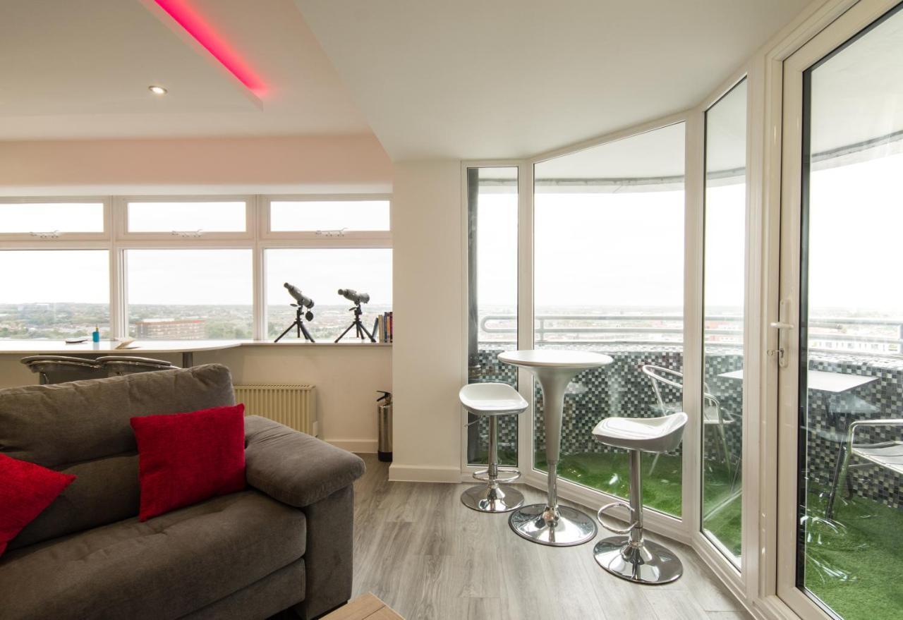 Luxury Panoramic Balcony Swindon Central Luaran gambar