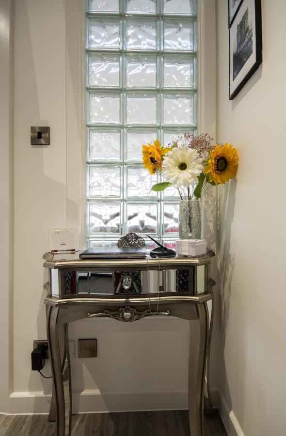 Luxury Panoramic Balcony Swindon Central Luaran gambar