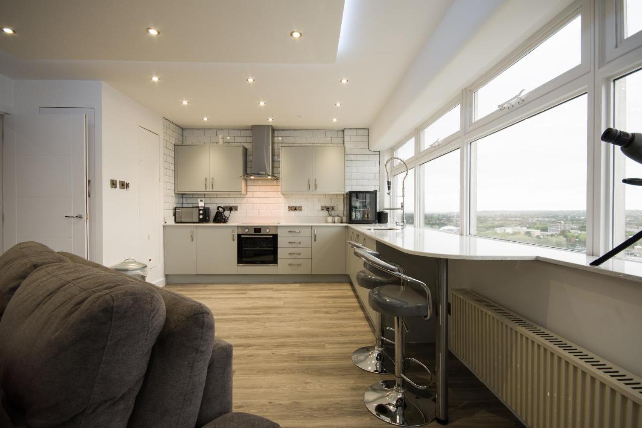 Luxury Panoramic Balcony Swindon Central Luaran gambar
